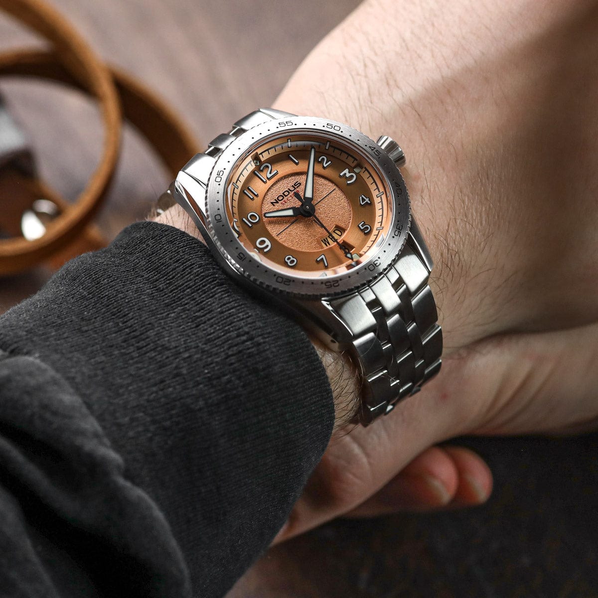 Nodus Sector Pilot Automatic Watch - Flyer Salmon - Stainless Steel Bezel